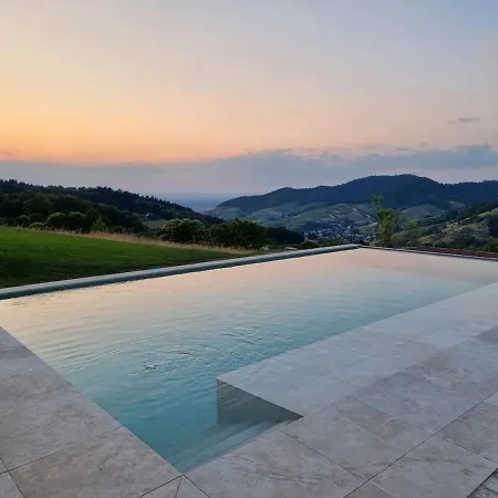 Haus Am Berg Inkl Privat Pool Wellness Casa de Férias